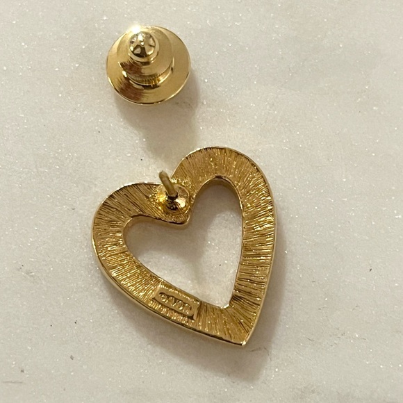 AVON Vintage Gold Tone Open Heart Red Rhinestones Brooch Pin Lapel - Picture 8 of 10